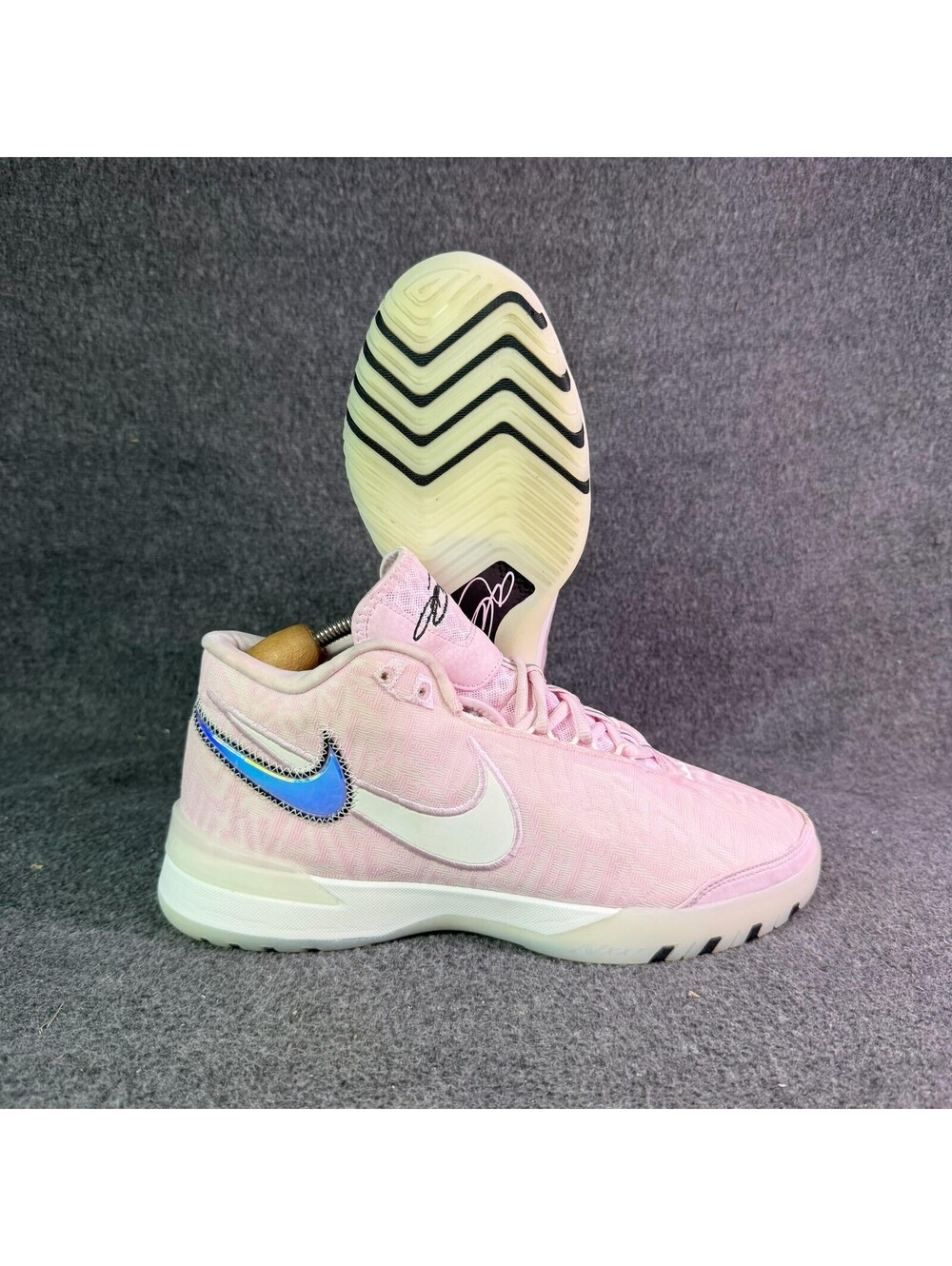 Nike LeBron Shoes Mens Size 10 Pink Genius Basketball Sneakers HF0712-602